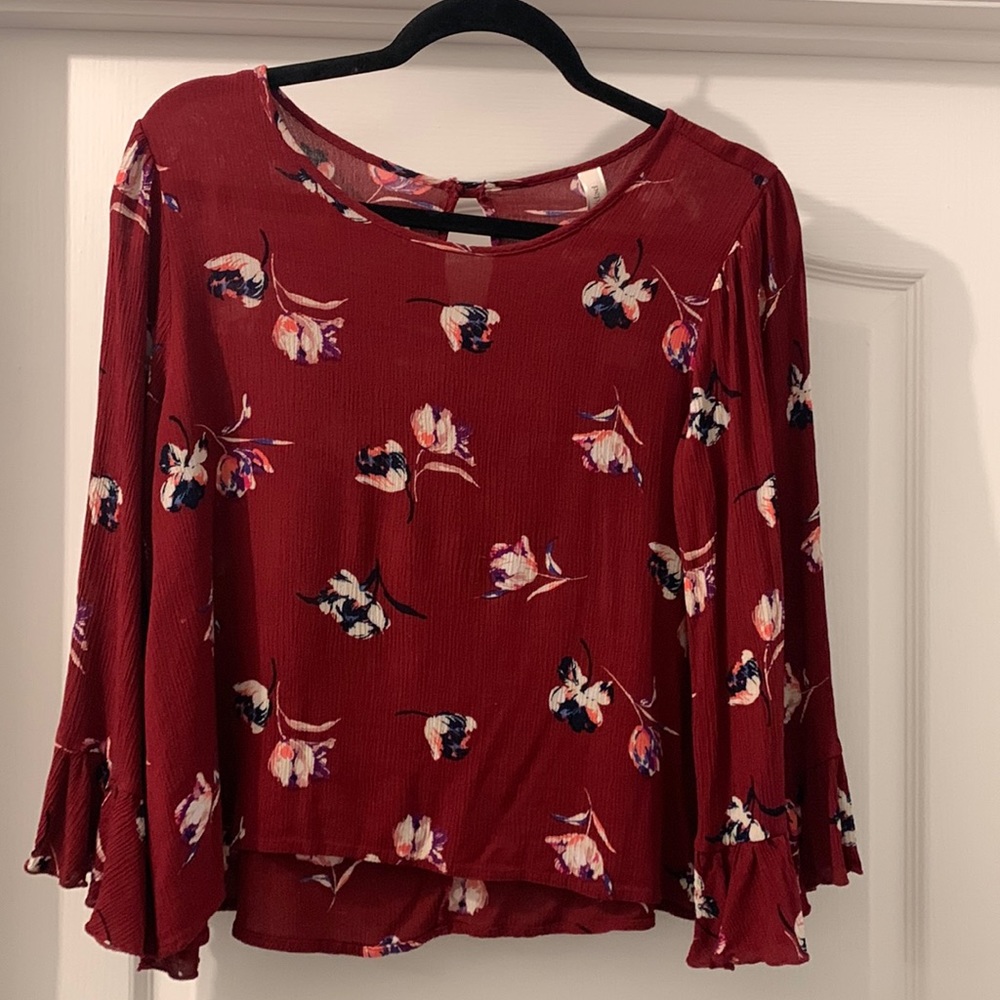 Womens Floral Top with Trumpet Sleeves Sz Sm